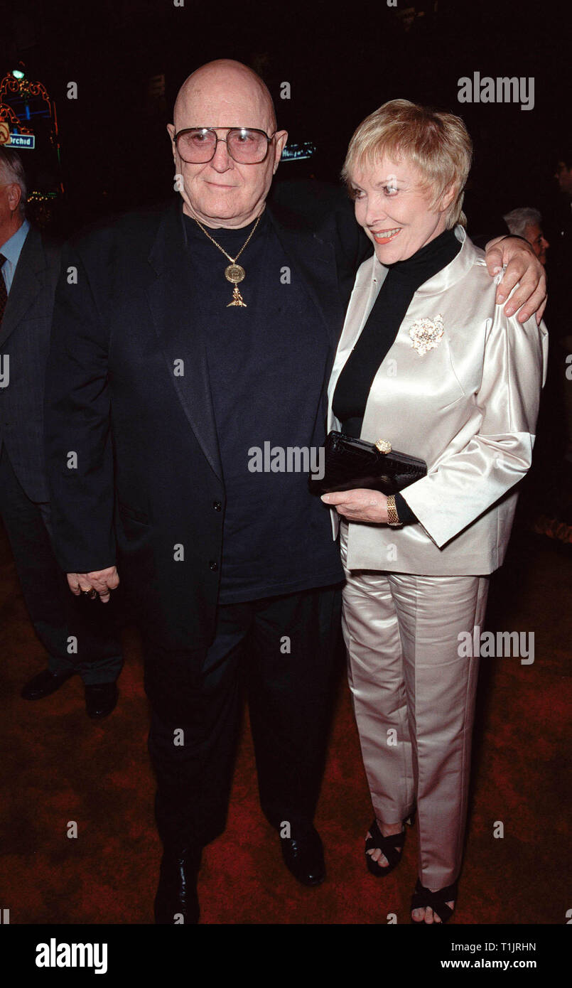 LOS ANGELES, CA. November 16, 1999:  Actor Rod Steiger & Girlfriend Joan Benedict at the world premiere of 'End of Days' which stars Arnold Schwarzenegger. © Paul Smith / Featureflash Stock Photo