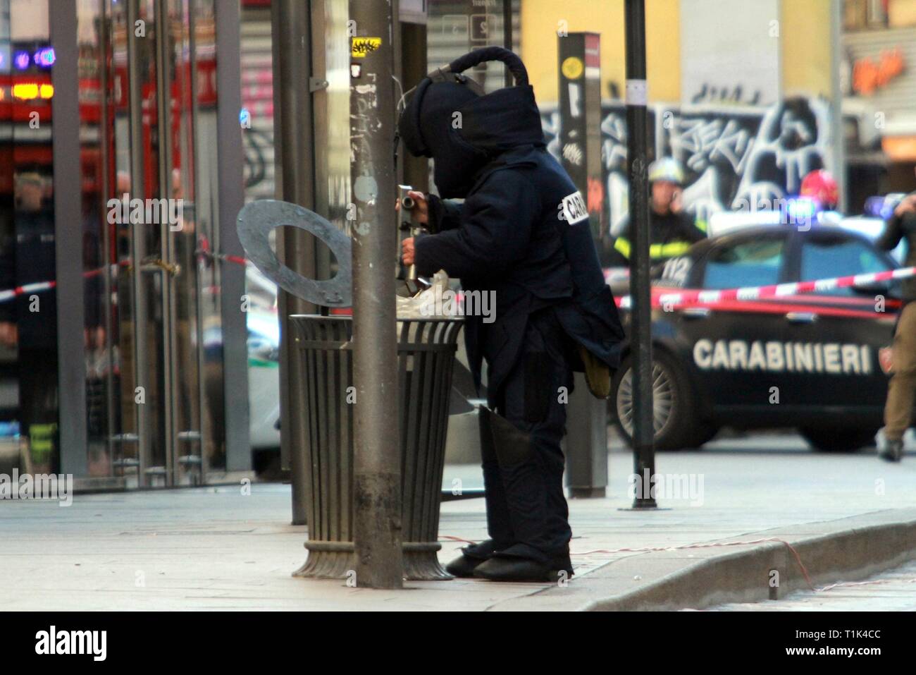 Bombers of the Carabinieri cause a suspicious object to explode inside