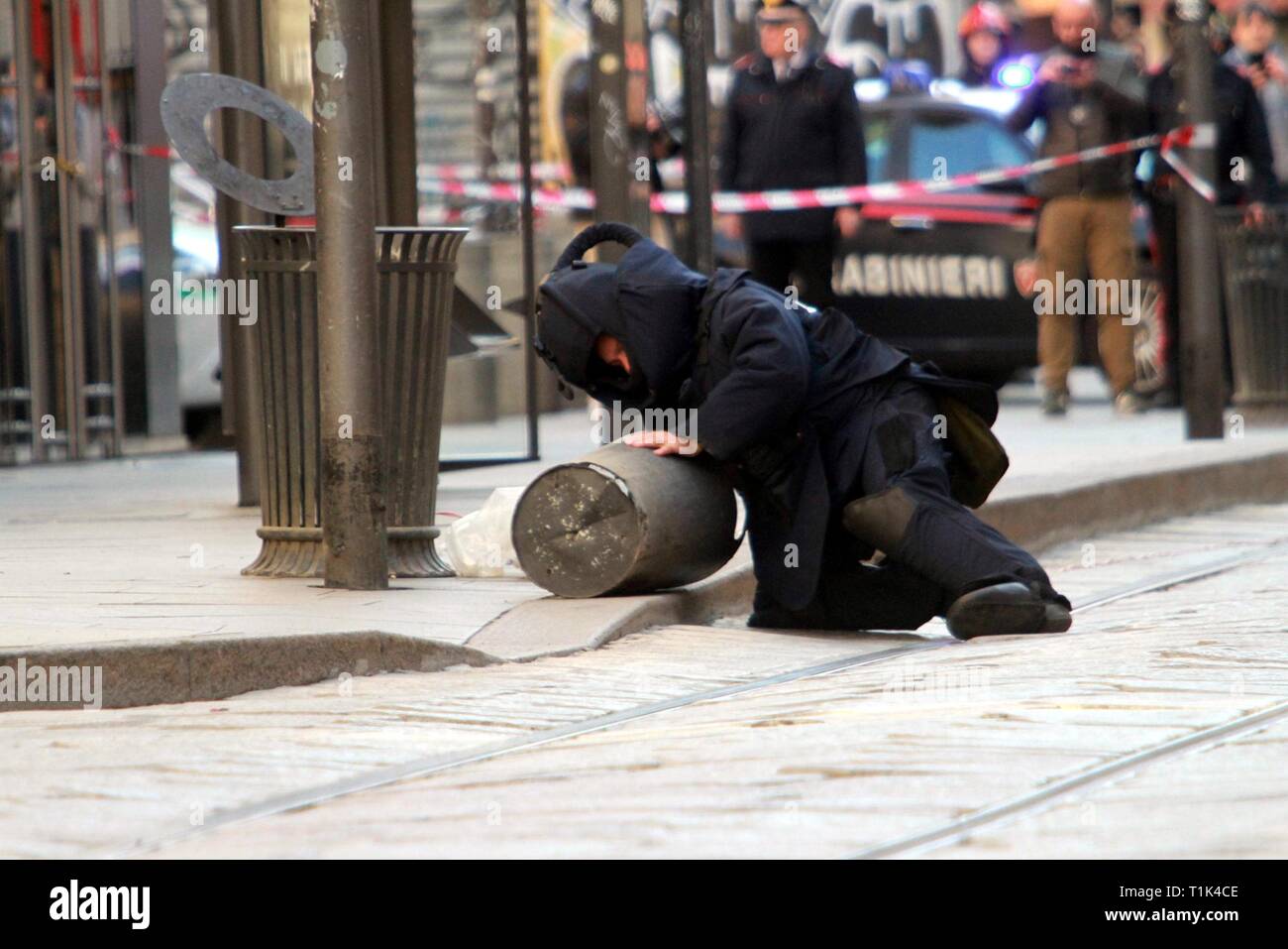 Bombers of the Carabinieri cause a suspicious object to explode inside