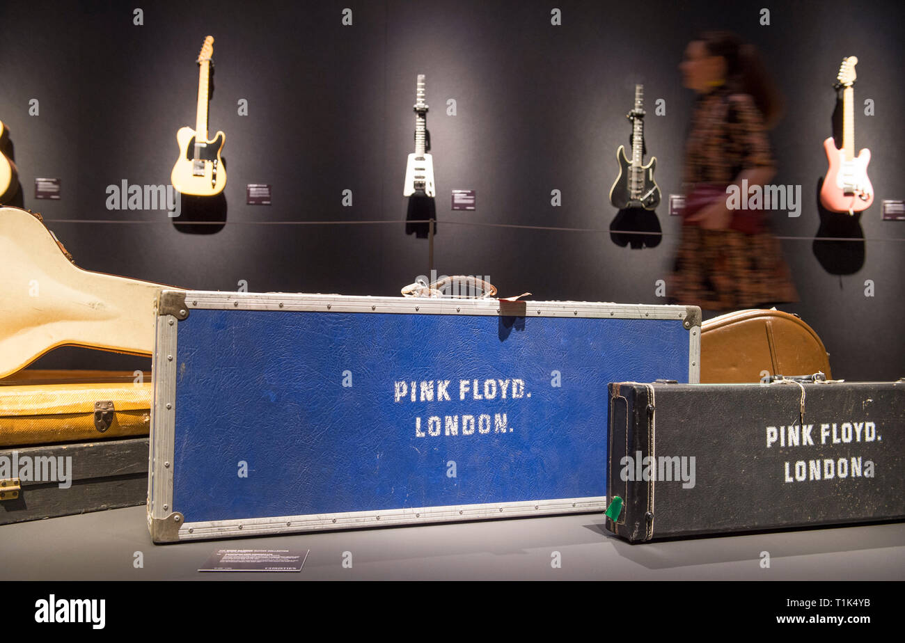 Pink guitar case deals