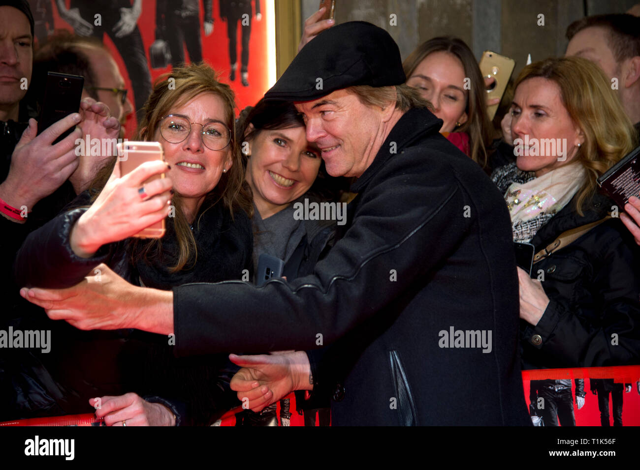 Eat, Deutschland. 26th Mar, 2019. CAMPINO, Saenger, takes selfies with  fans, on the Red Carpet, Red Carpet Show, film premiere 