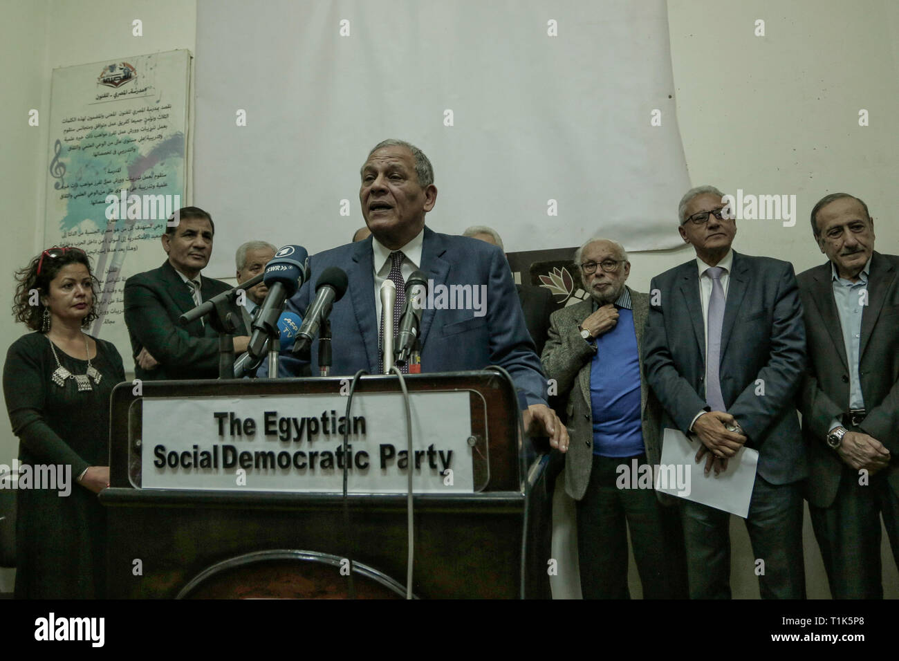 Cairo, Egypt. 27th Mar, 2019. Chairman of the Reform and Development Misruna Party Mohamed Anwar Esmat Al-Sadat speaks during a press conference of the Civil Democratic Movement. Prominent Egyptian political figures spoke for the first time against a constitutional amendment which would allow sitting President Abdel Fattah El-Sisi (not pictured) to extend his term beyond the current cap limit. Credit: Mohamed El Raai/dpa/Alamy Live News Stock Photo