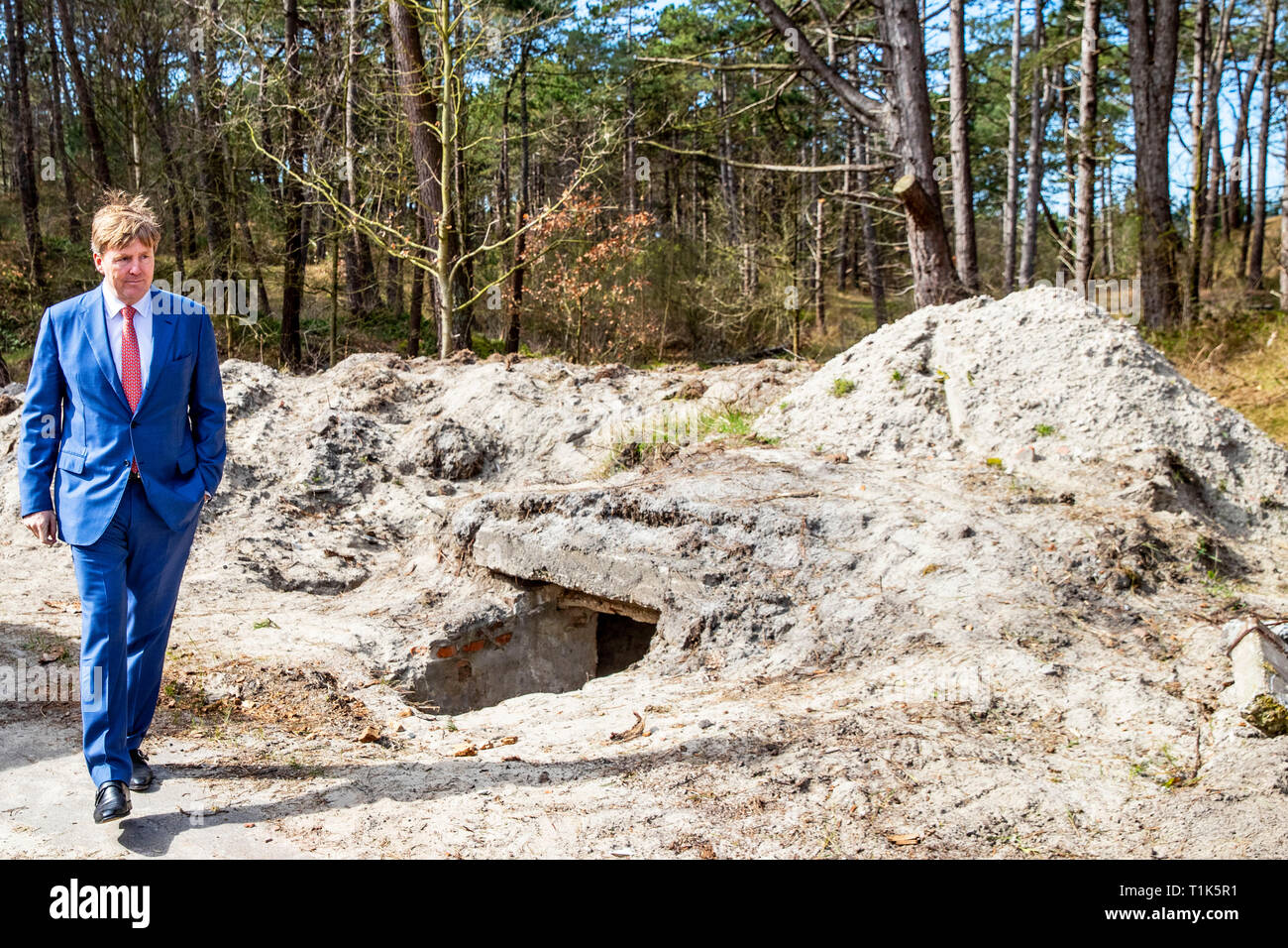 Terschelling, Nederland. 27th Mar, 2019. TERSCHELLING - King Willem-Alexander during a working visit to Terschelling in the context of Doing Together. A number of collective citizens' initiatives and cooperatives were visited during the visit. copyrughty Credit: robin utrecht/Alamy Live News Stock Photo