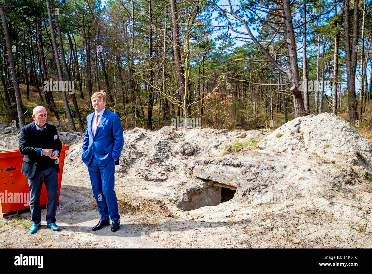 Terschelling, Nederland. 27th Mar, 2019. TERSCHELLING - King Willem-Alexander during a working visit to Terschelling in the context of Doing Together. A number of collective citizens' initiatives and cooperatives were visited during the visit. copyrughty Credit: robin utrecht/Alamy Live News Stock Photo