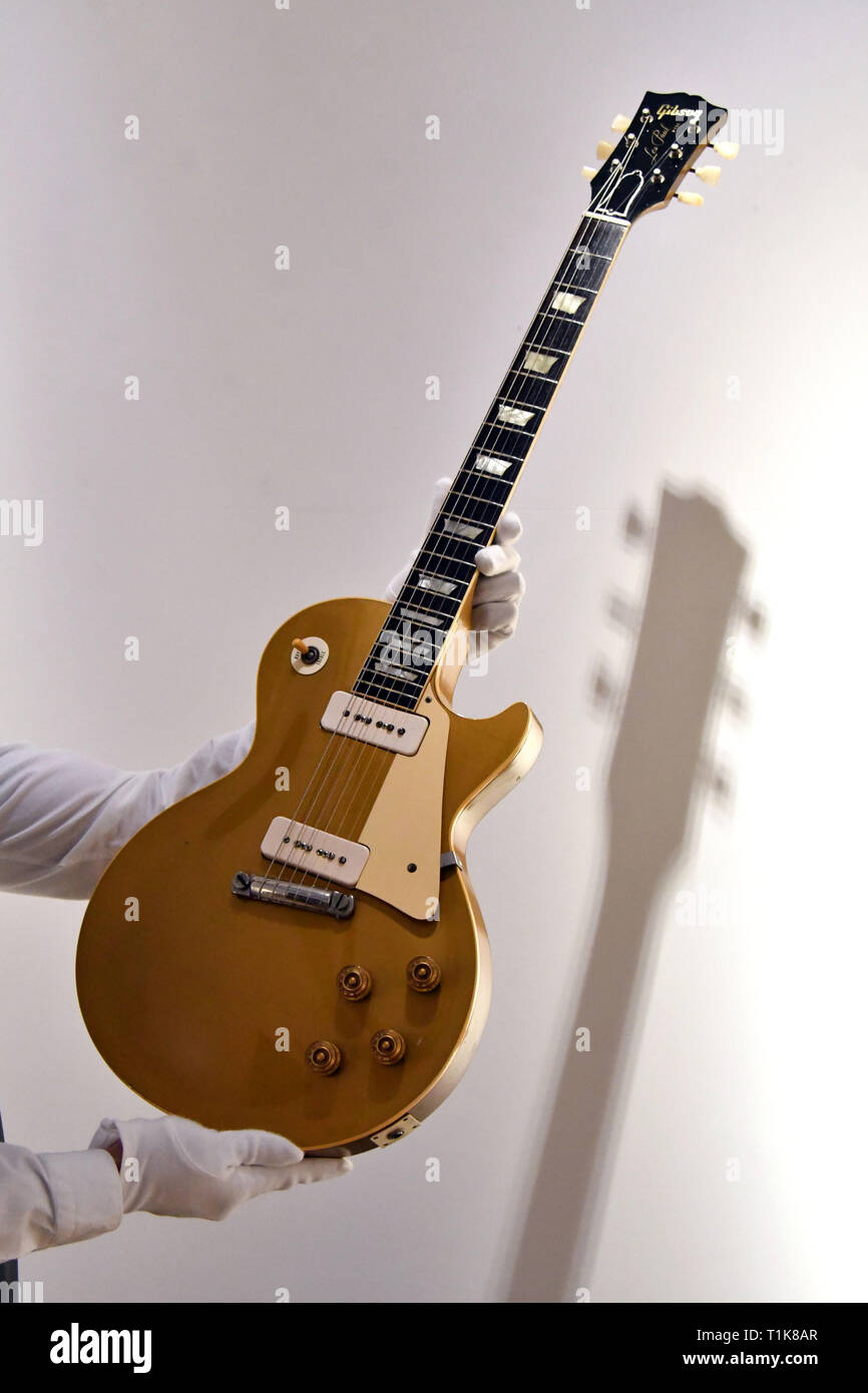 London, UK. 27th Mar, 2019. Gibson Les Paul Gold Top Kalamazoo, 1955,  estimate $30,000-50,000 at Christie's preview of the personal guitar  collection of Pink Floyd legend David Gilmour, ahead of a pre-sale