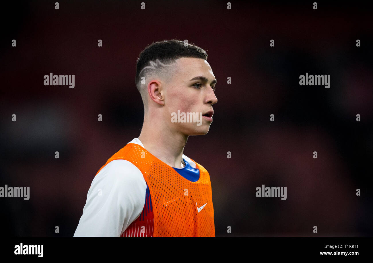 Bournemouth, UK. 26th Mar, 2019. Phil Foden (Manchester City) of England U21 pre match during the International friendly match between England U21 and Germany U21 at the Goldsands Stadium, Bournemouth, England on 26 March 2019. Photo by Andy Rowland. Credit: Andrew Rowland/Alamy Live News Stock Photo