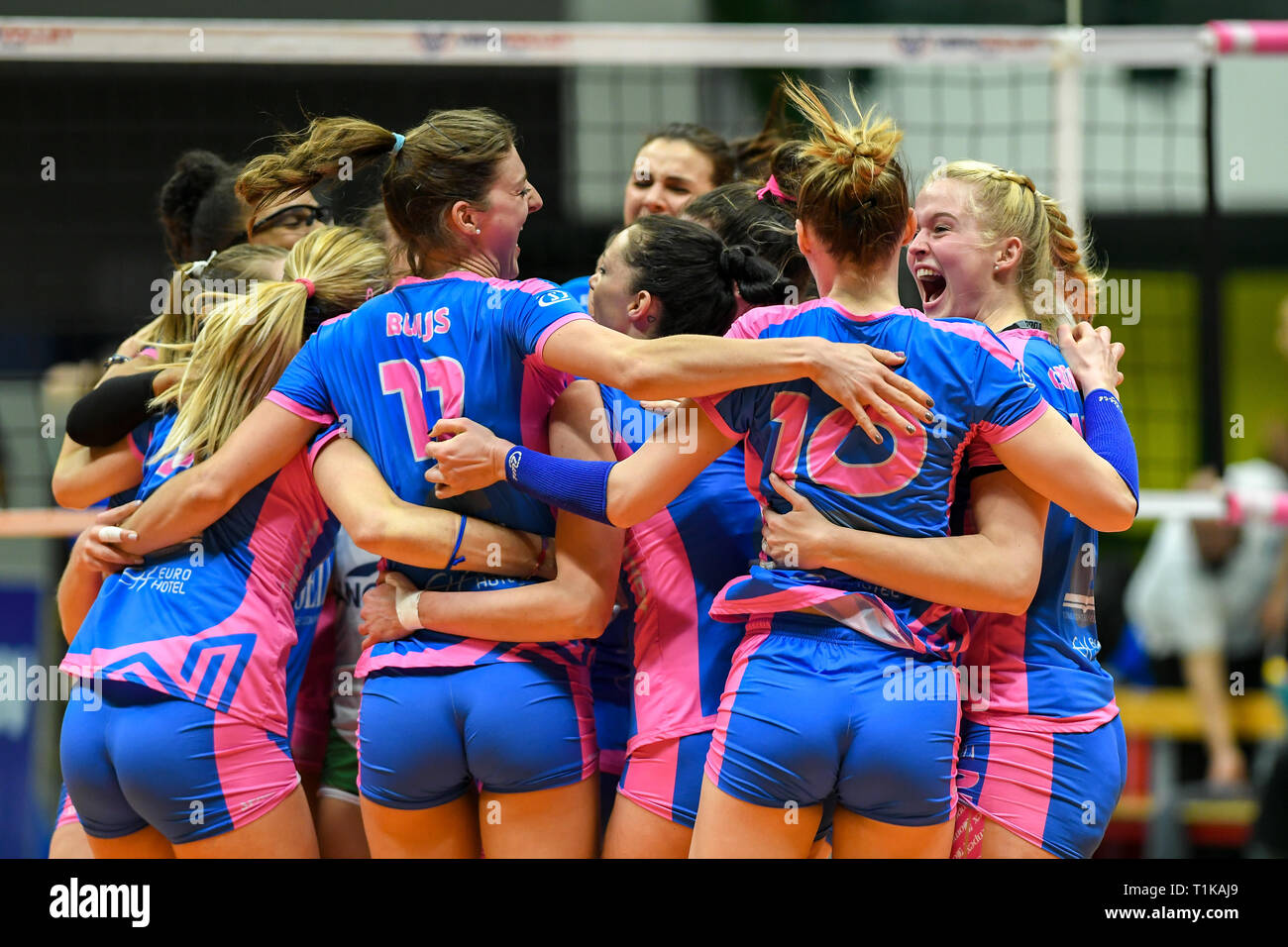 Candy Arena, Monza, Italy. 27th March, 2019. CEV Volleyball Challenge Cup women, Final, 2nd leg. Saugella Monza teal exultation after during the match between Saugella Monza and Aydin BBSK at the Candy Arena Italy.  Credit: Claudio Grassi/Alamy Live News Stock Photo