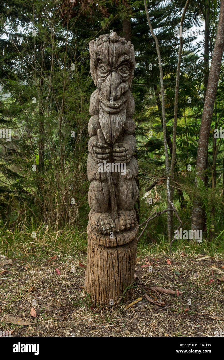 Pacific island wood carving carving hi-res stock photography and images -  Alamy