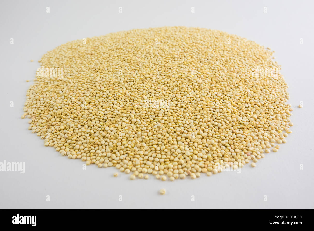 Close photo of Quinoa Seeds, background made of Quinoa seeds. Quinoa seeds  from Bolivia and Peru Stock Photo - Alamy