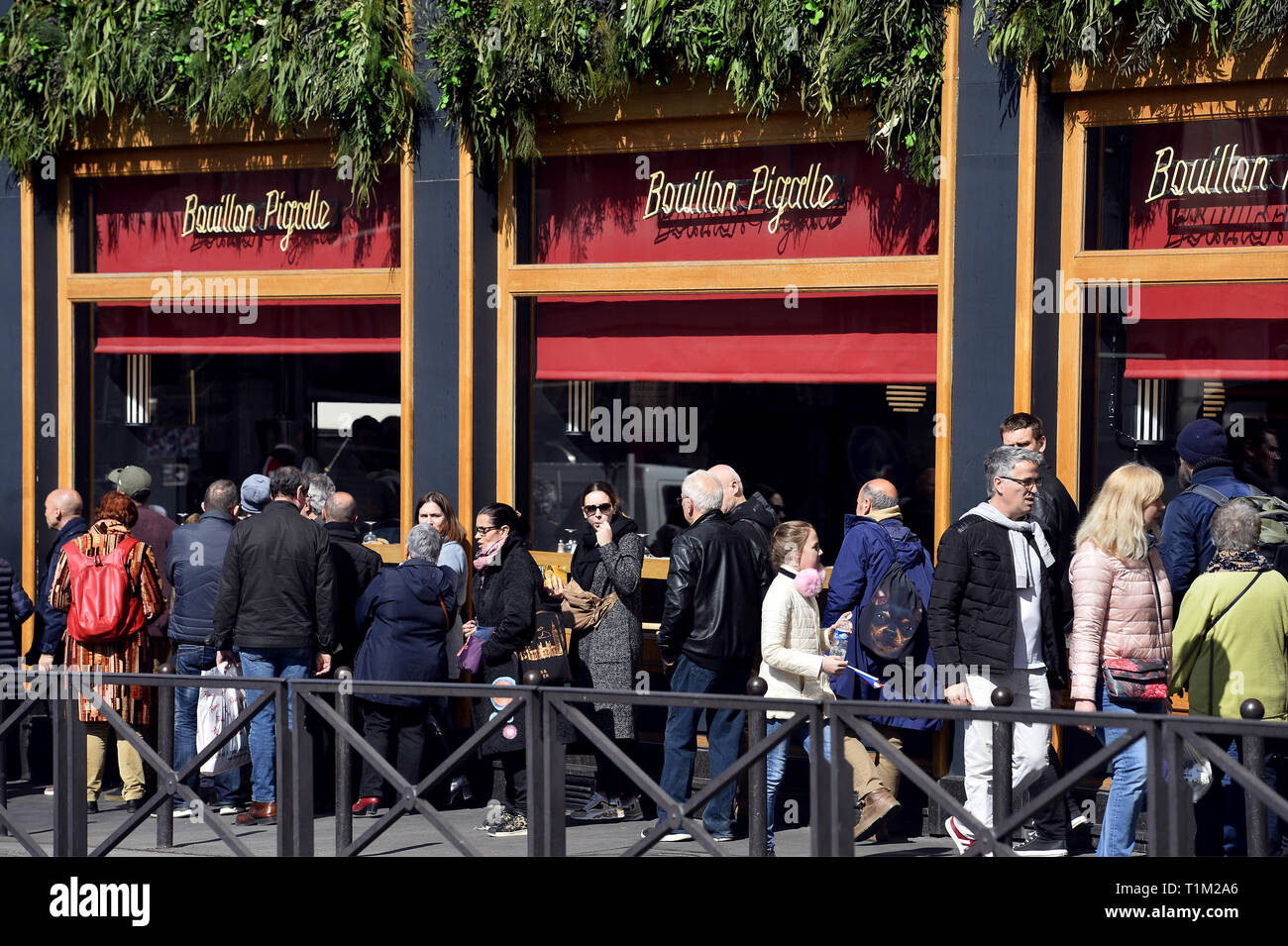Bouillon Pigalle Montmartre Paris France Stock Photo Alamy