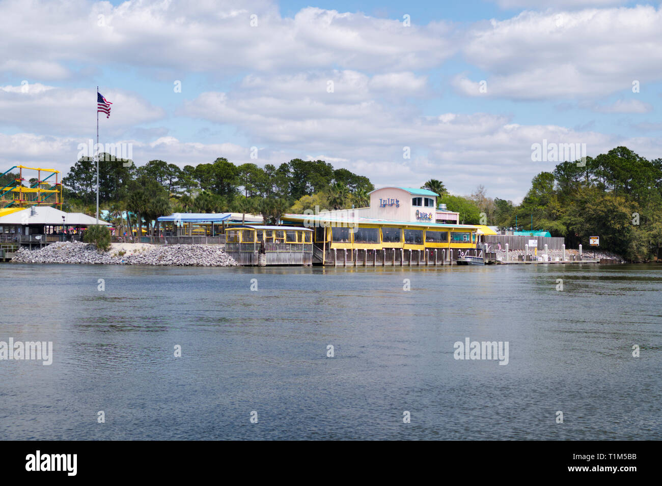 Lulu's restaurant from the southside of the Intracoastal Waterway in Gulf Shores, Alabama, USA. Stock Photo