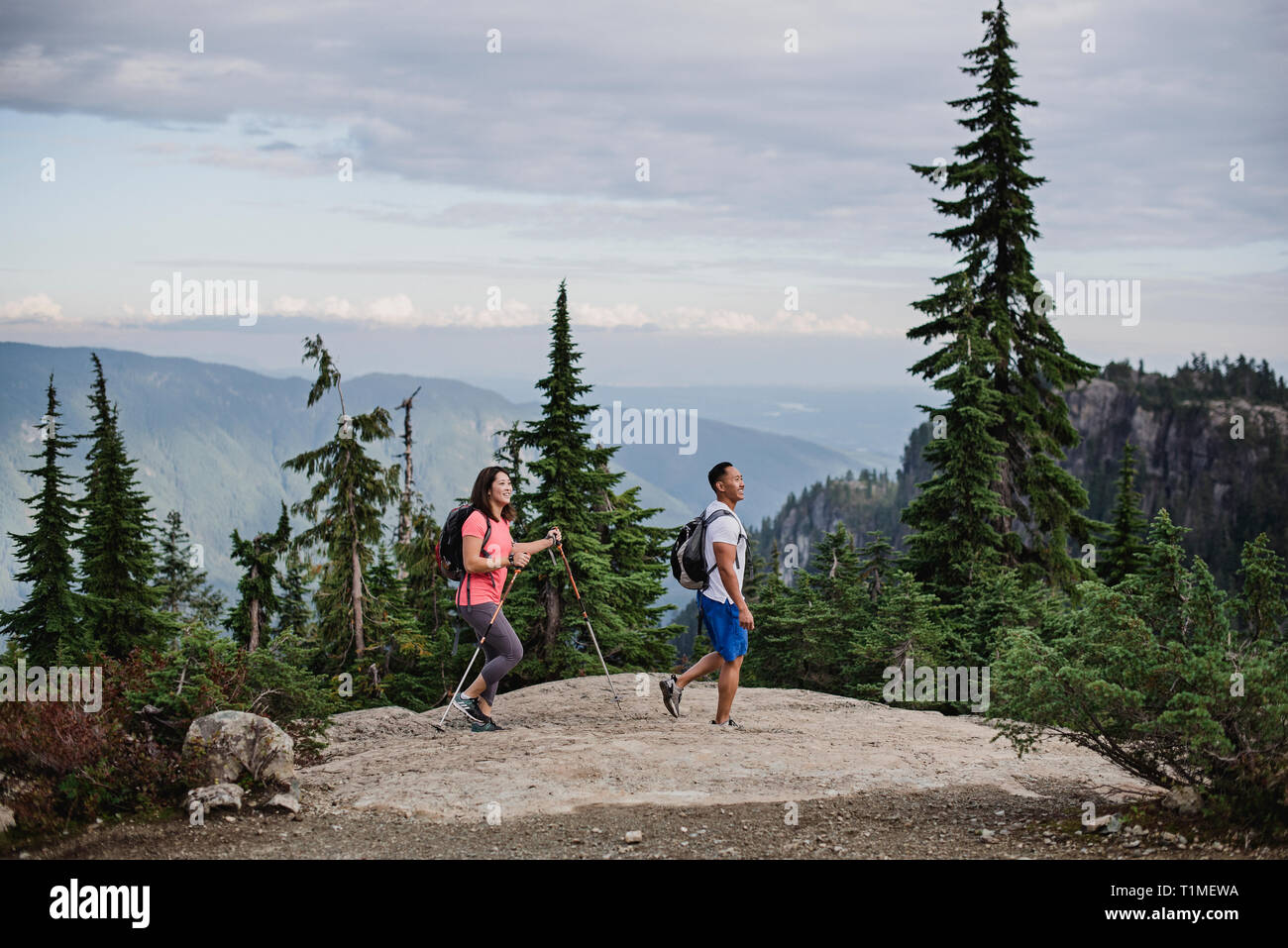 Hiking with dog hi-res stock photography and images - Alamy