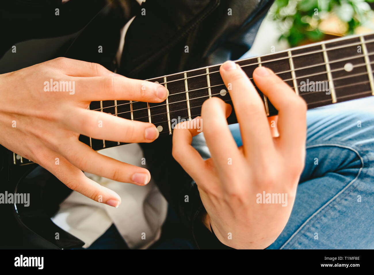 Tapping fingers hires stock photography and images Alamy