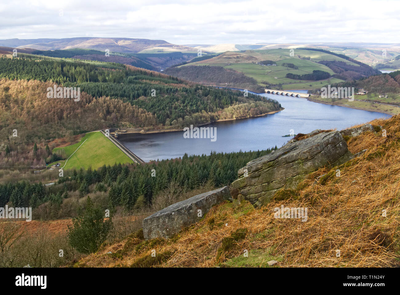 Ladybower Reservoir and Ashopton Viaduct viewed from Bamford Edge in the Peak District National Park, Derbyshire, England, UK Stock Photo