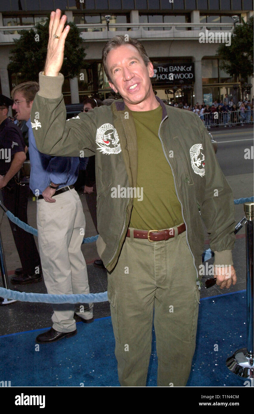 LOS ANGELES, CA. December 19, 1999:  'Home Improvement' star Tim Allen at the Los Angeles premiere of his new movie 'Galaxy Quest' in which he stars with Sigourney Weaver & Alan Rickman.             © Paul Smith / Featureflash Stock Photo