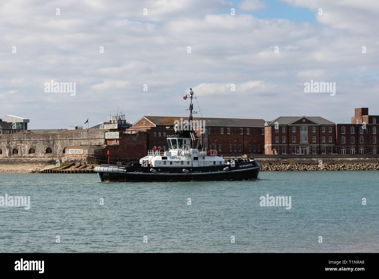Old harbour tug boat hi-res stock photography and images - Alamy