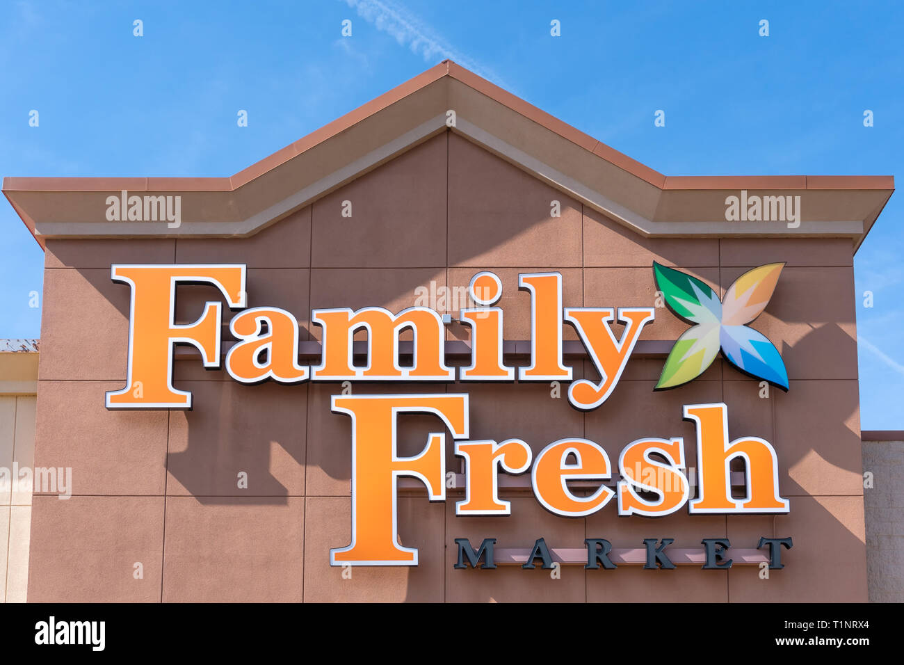 HUDSON, WI/USA - MARCH 25, 2019: Family Fresh retail grocery store and trademark logo. Family Fresh is owned by  SpartanNash company. Stock Photo