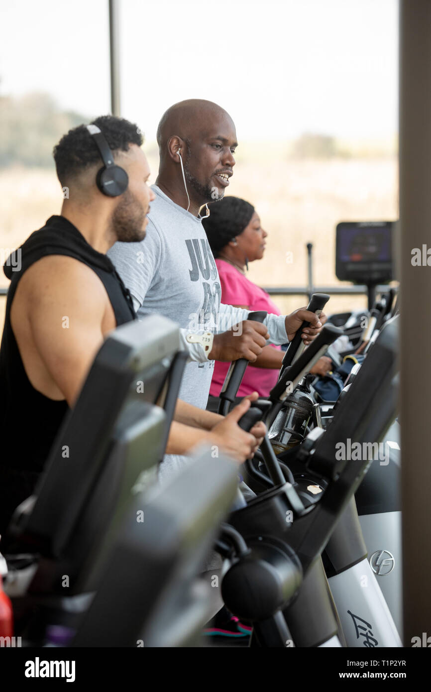 mens cross trainers uk