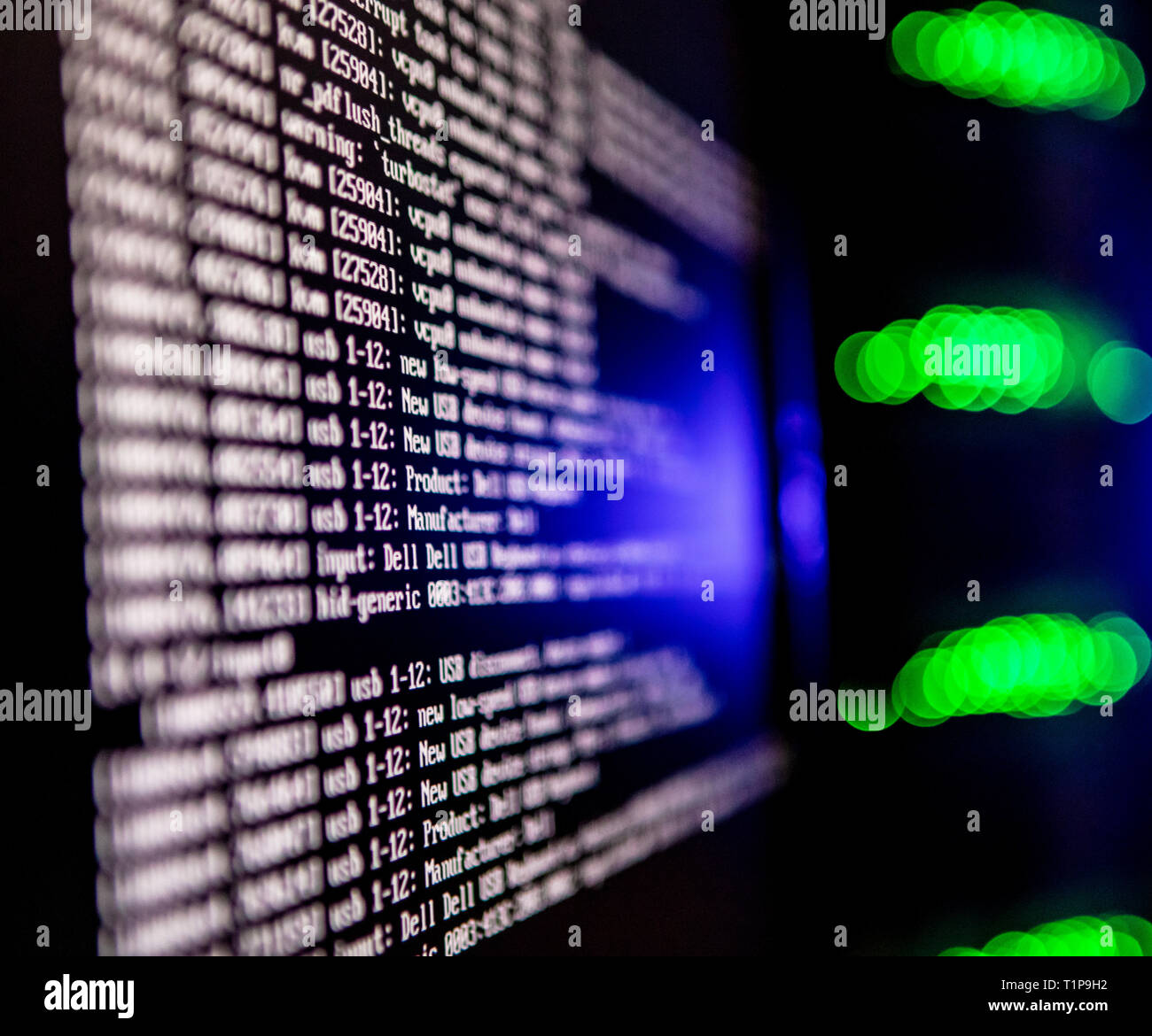 Modern mainframe hi-res stock photography and images - Alamy