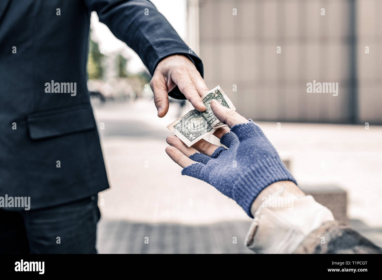 Dollar bill costume hi-res stock photography and images - Alamy