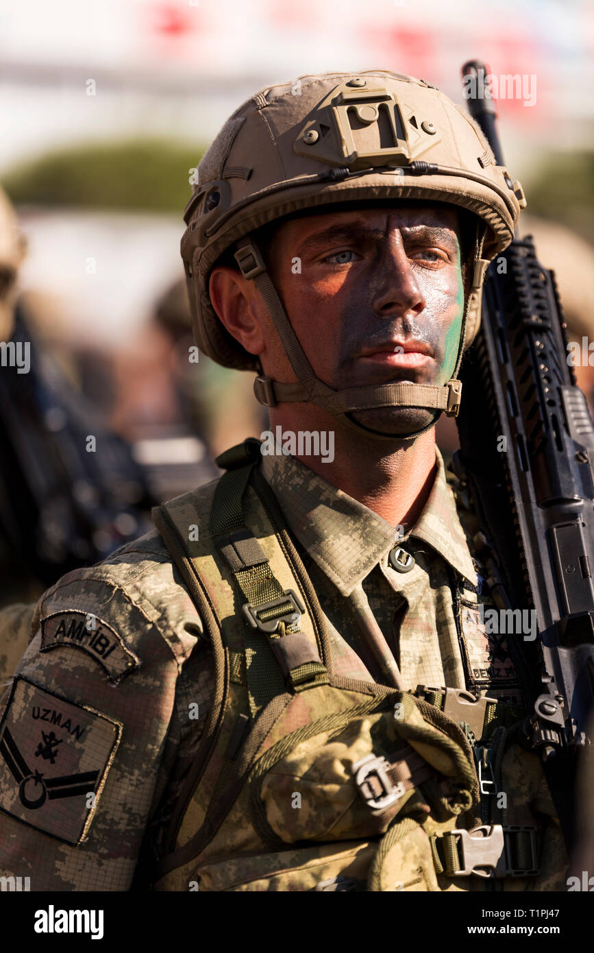 Blue Eyes Soldier With Face Painted Stock Photo - Download Image Now -  Camouflage, Camouflage Clothing, Eye - iStock