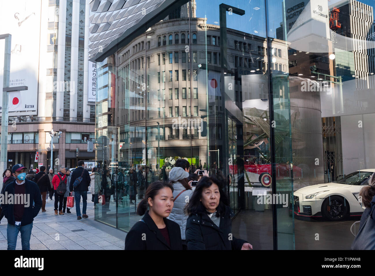 Chuo dori avenue ginza tokyo japan hi-res stock photography and images ...