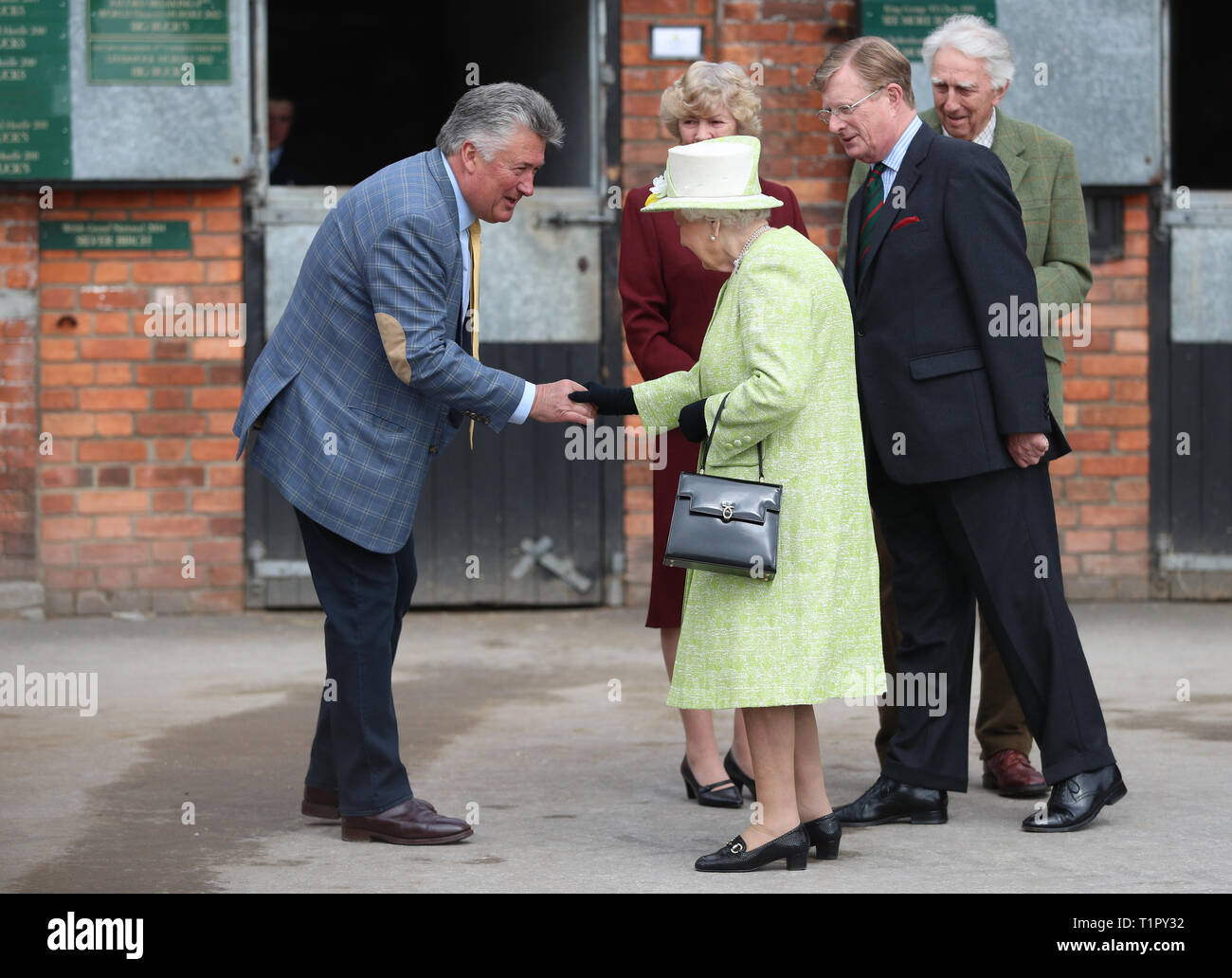 Racehorse trainer to the queen hires stock photography and images Alamy