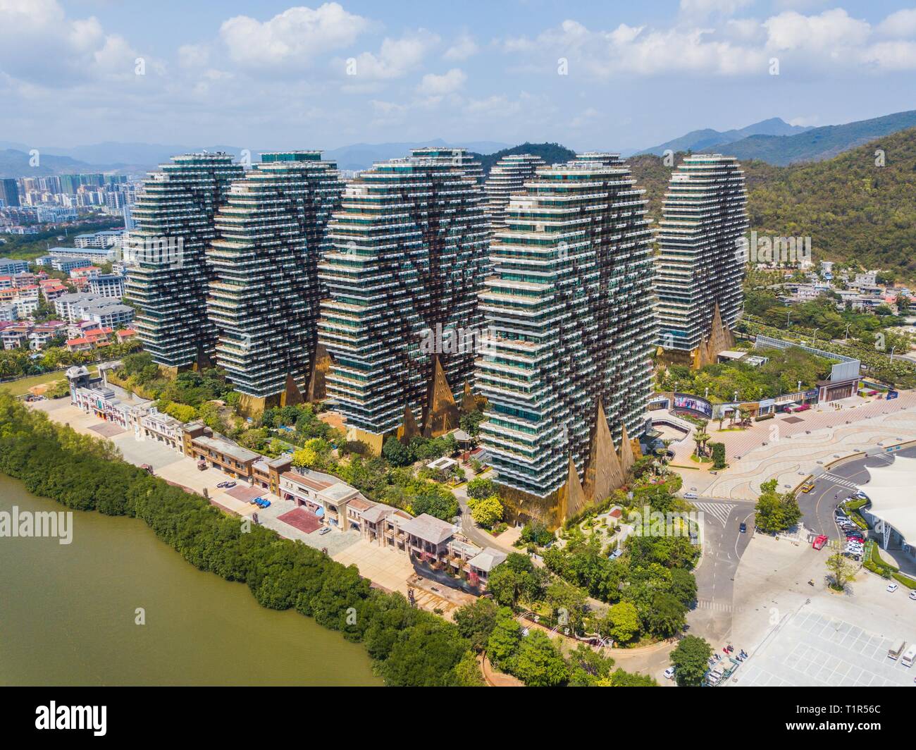 Sanya, Sanya, China. 28th Mar, 2019. Sanya, CHINA-The Beauty Crown