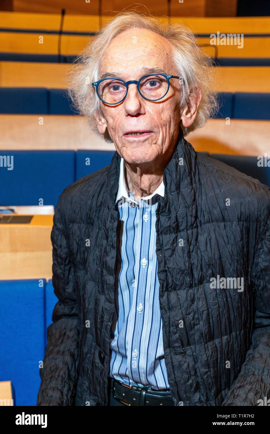 Berlin, Deutschland. 27th Mar, 2019. 27.03.2019, the Konrad Adenauer Foundation in Berlin honors the Bulgarian artist Christo in Berlin. Christo, whose full name is Christo Vladimirov Yashevew, together with his wife Jeanne-Claude, was responsible for the Berlin Reichstag in 1995. Portrait of the artist on the sidelines of the event. | usage worldwide Credit: dpa/Alamy Live News Stock Photo