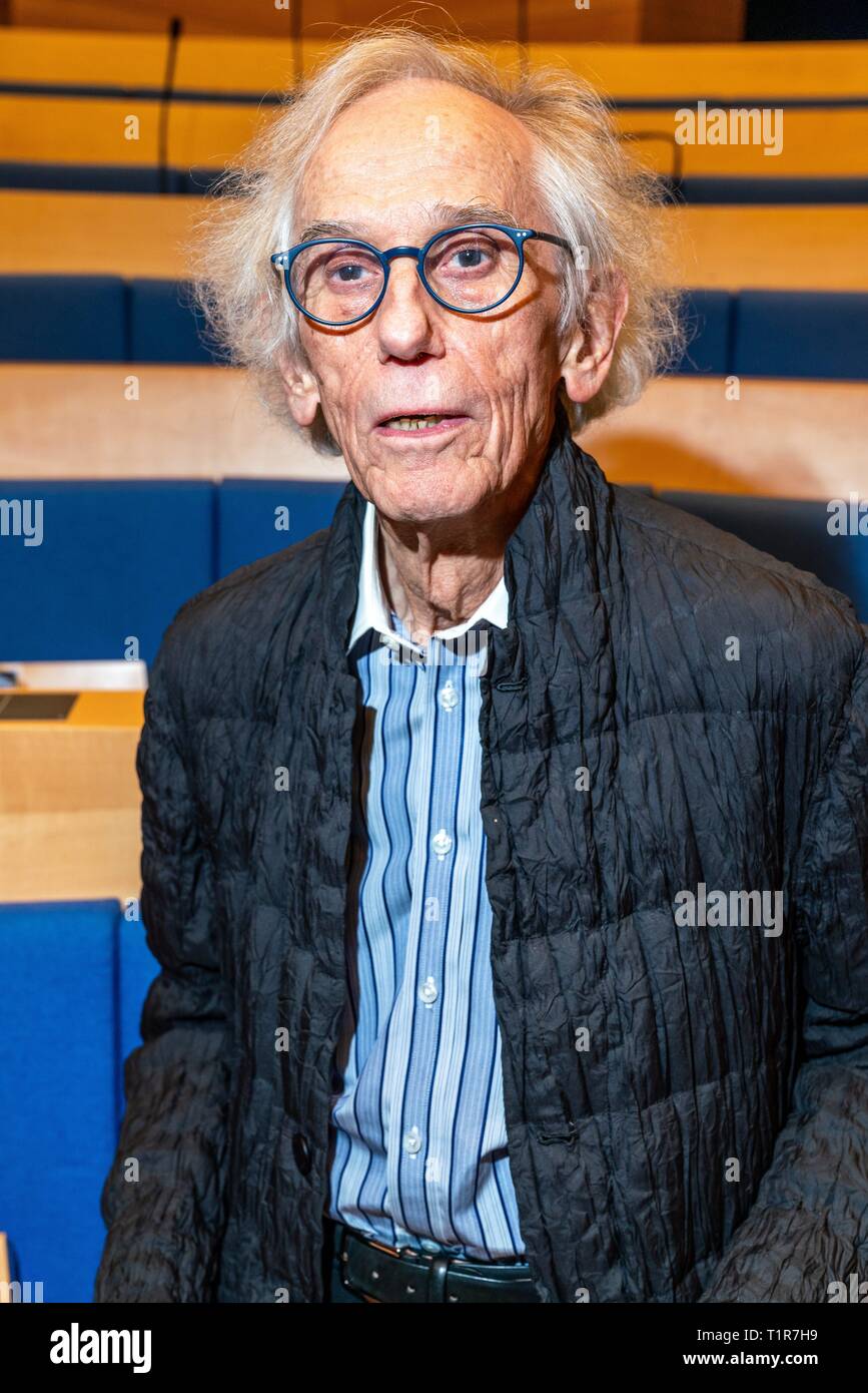 Berlin, Deutschland. 27th Mar, 2019. 27.03.2019, the Konrad Adenauer Foundation in Berlin honors the Bulgarian artist Christo in Berlin. Christo, whose full name is Christo Vladimirov Yashevew, together with his wife Jeanne-Claude, was responsible for the Berlin Reichstag in 1995. Portrait of the artist on the sidelines of the event. | usage worldwide Credit: dpa/Alamy Live News Stock Photo