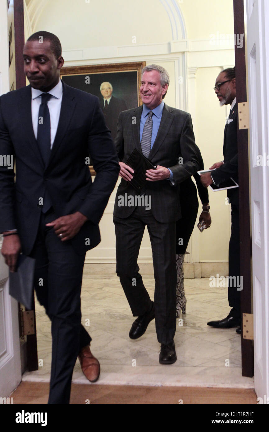 Guinness world records books hires stock photography and images Alamy