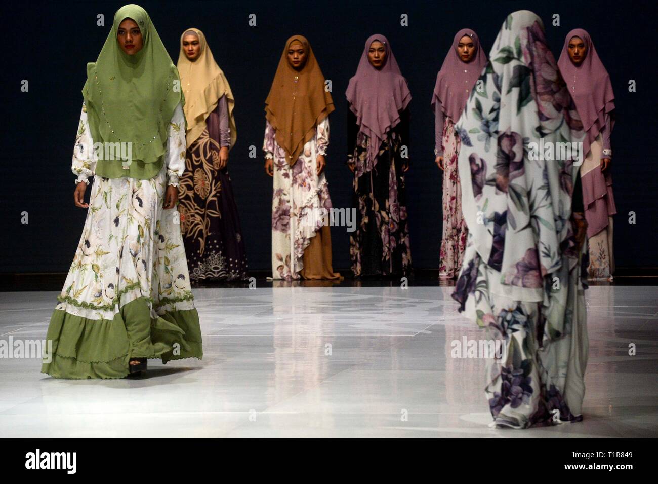 Indonesia fashion week 2019 hi-res stock photography and images - Alamy