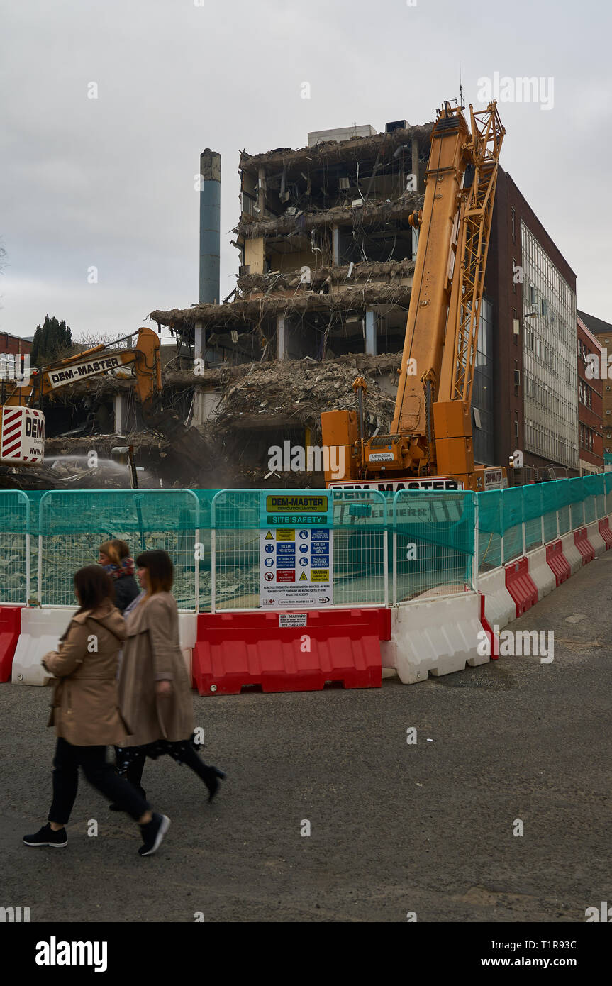 Glasgow, Uk: 28th March 2019 - Demolition of the former Strathclyde Police headquarters continues, making space for a new Holland Park hotel development Credit: Pawel Pietraszewski / Alamy Live News Stock Photo