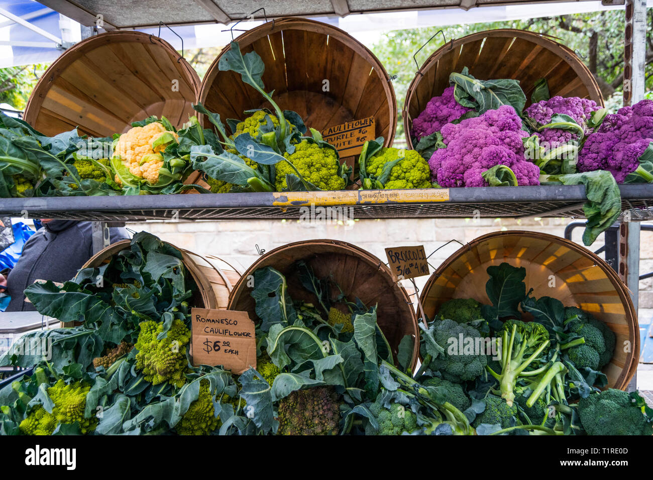 colorful cauliflower at the local farmers market Stock Photo - Alamy
