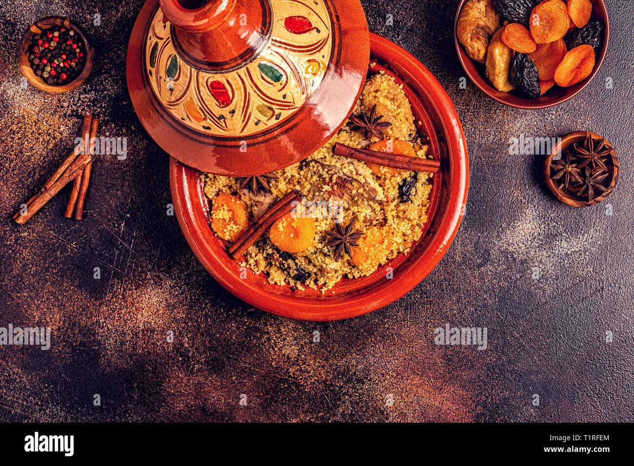 Chicken tagine fig hires stock photography and images Alamy