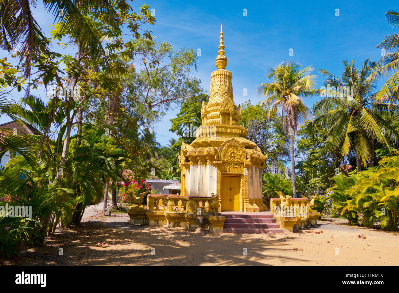 Golden stupa, Wat Po Knong, Battambang, Cambodia, Asia Stock Photo