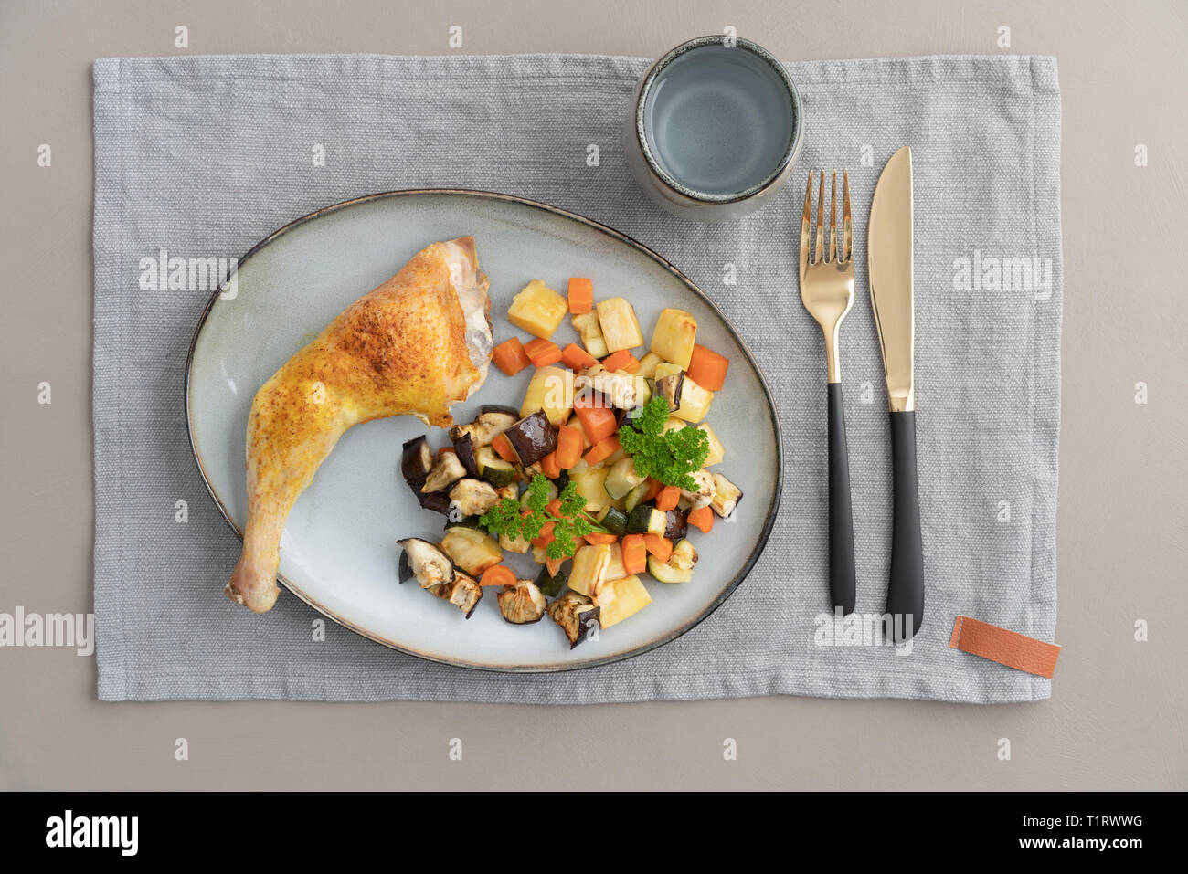 Oven roasted chicken hires stock photography and images Alamy