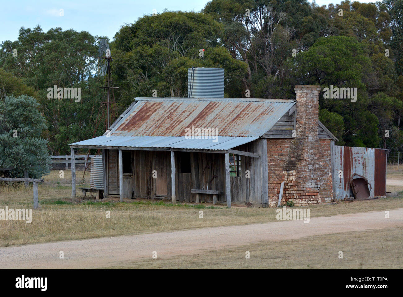 An old deserted Australian farm house in the outback of Canberra, Australia Photo - Alamy