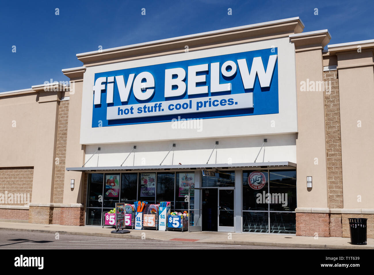 Muncie - Circa March 2019: Five Below Retail Store. Five Below is a chain that sells products that cost up to $5 I Stock Photo