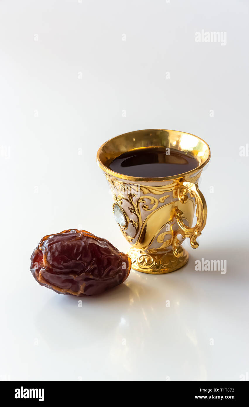 Arabic Tea Cup High Resolution Stock Photography And Images Alamy