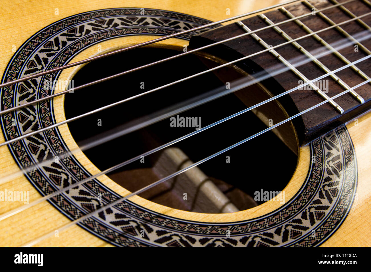 Guitar strings vibrating hi-res stock photography and images - Alamy