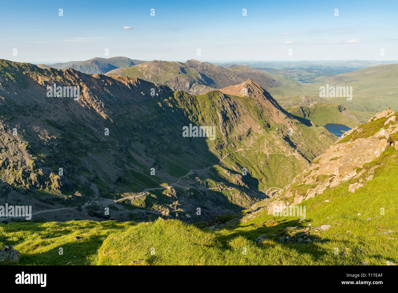 Snowdonia path glaslyn snowdon hires stock photography and images Alamy