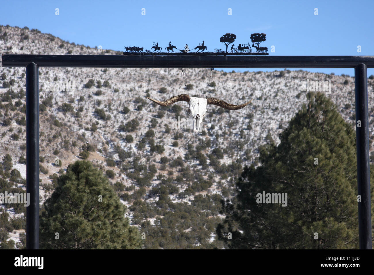 Western ranch gate hi-res stock photography and images - Alamy