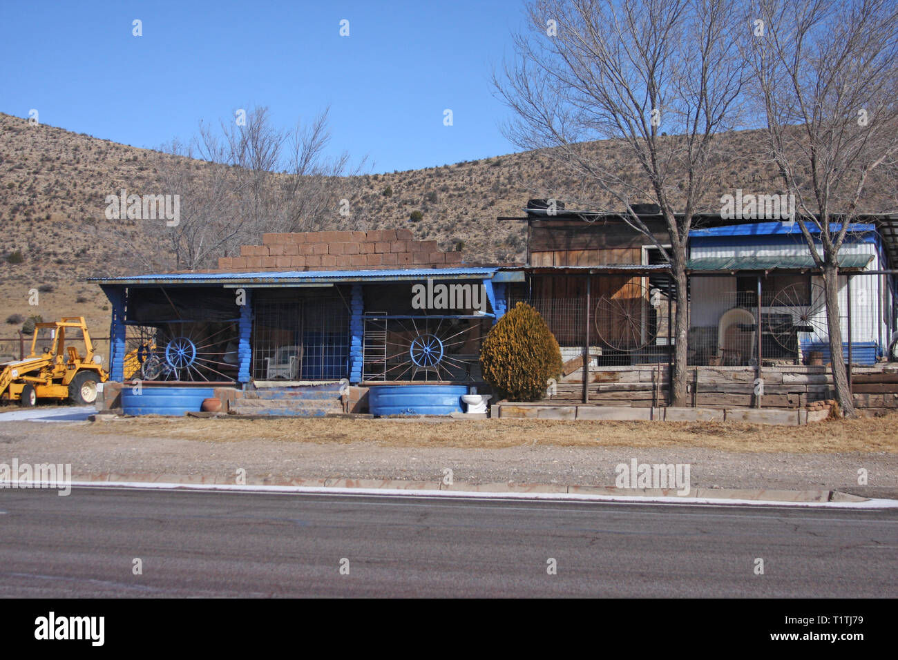 Rundown property hires stock photography and images Alamy