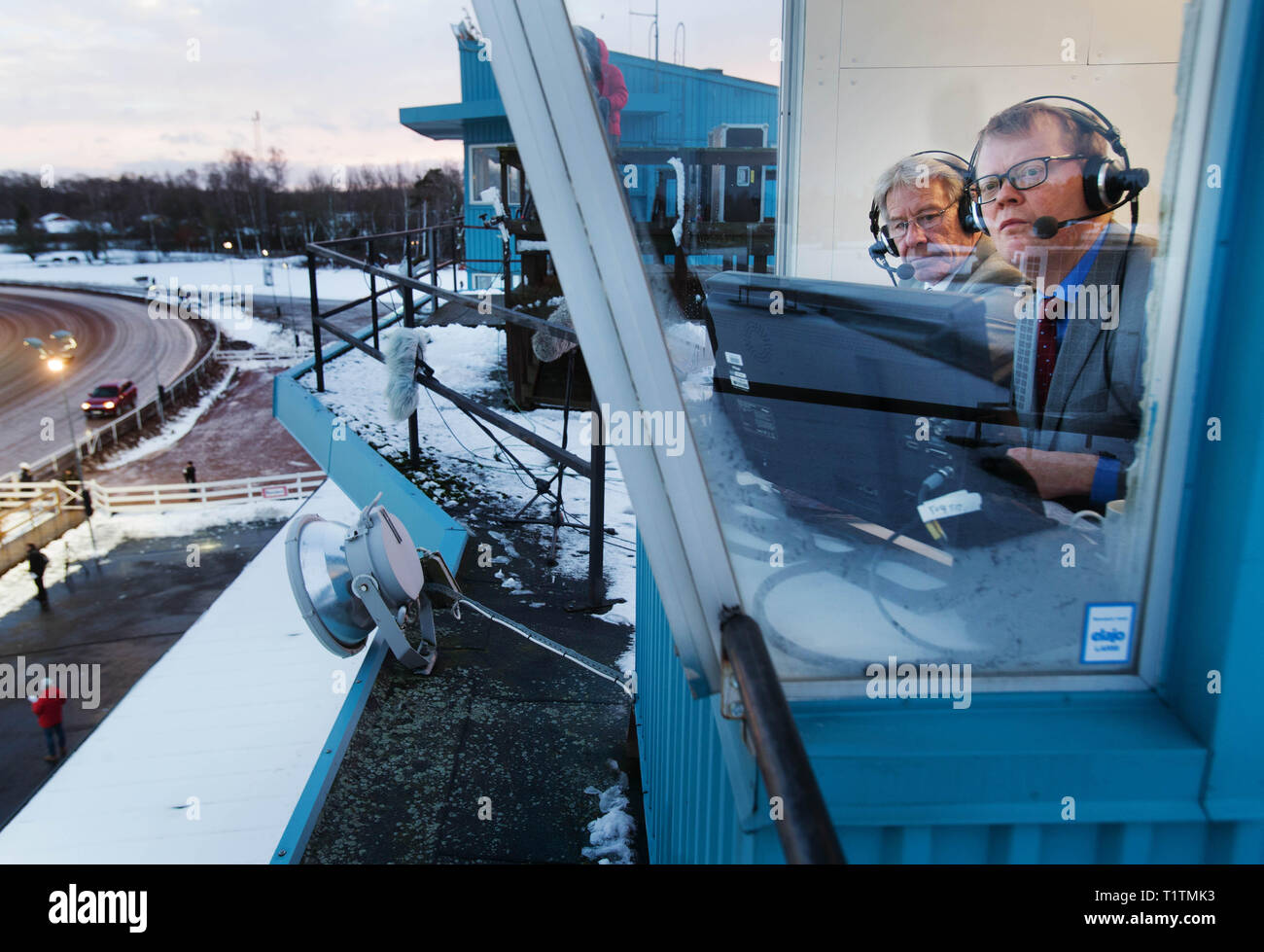 Commentators hi-res stock photography and images - Alamy