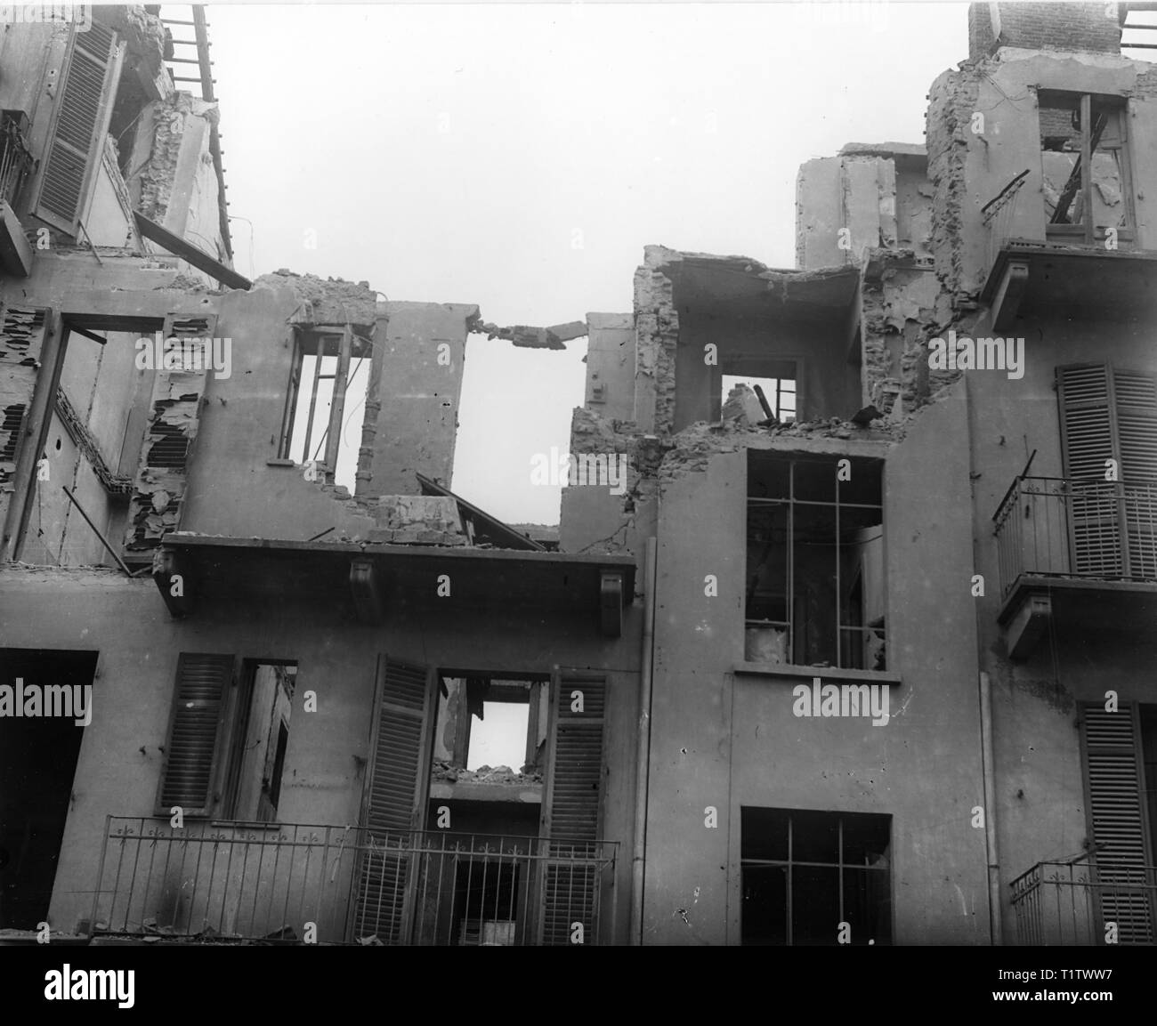 ww2 period, bombing of Turin - Ansaldo Fiat big Motor factory damaged Stock Photo