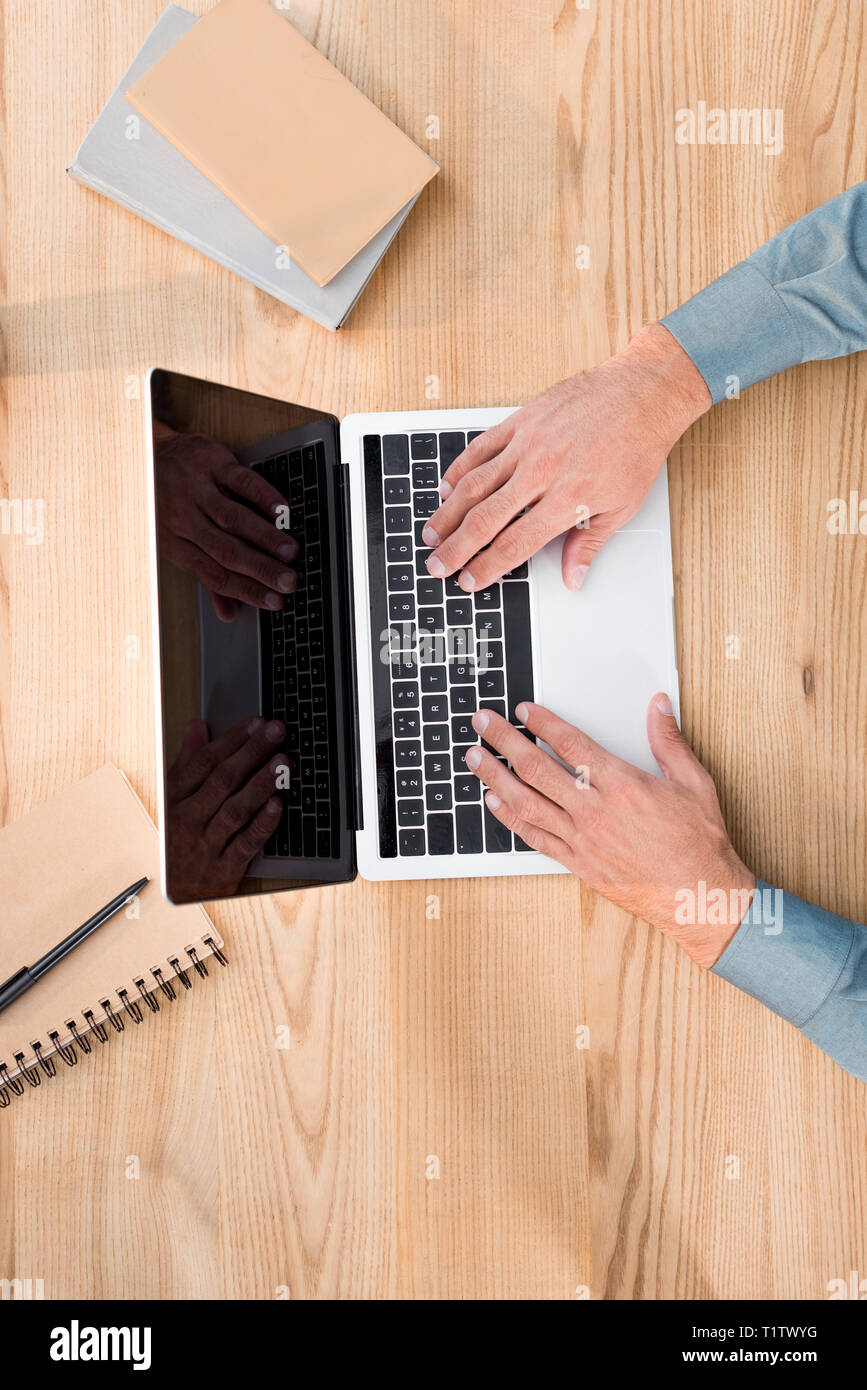 Hands on keyboard notebooks hi-res stock photography and images - Alamy