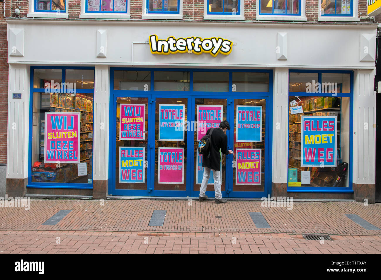 Professor Aanval aanvulling Intertoys Toy Store Bankrupt At Amsterdam The Netherlands 2019 Stock Photo  - Alamy