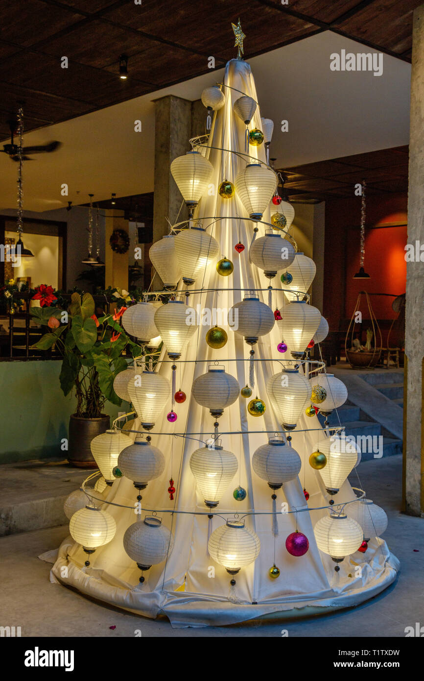 Seasonal lanterns hires stock photography and images Alamy