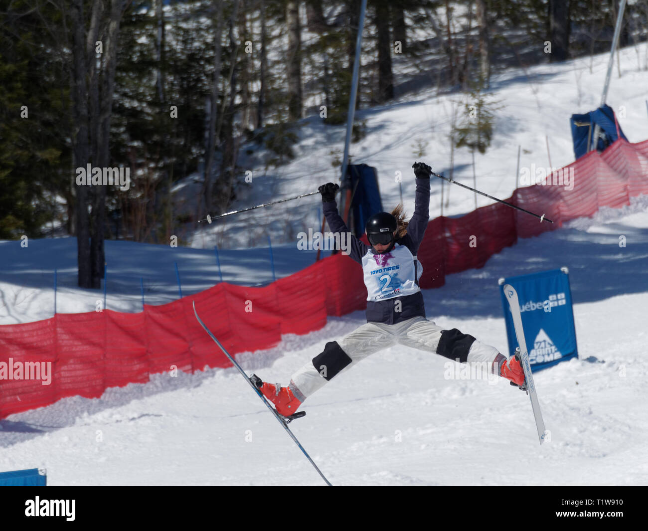 Freestyle skiing hires stock photography and images Alamy